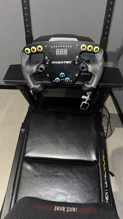 Fanatec cu Scaun Next Level Racing