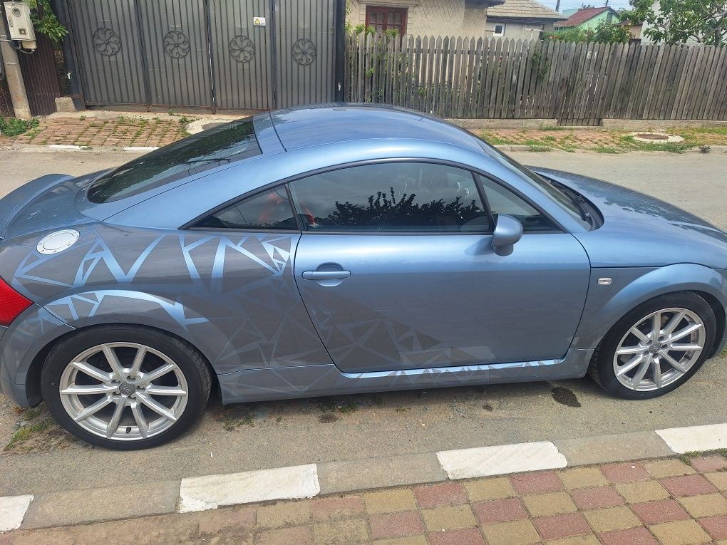 Vând Audi TT din 2004