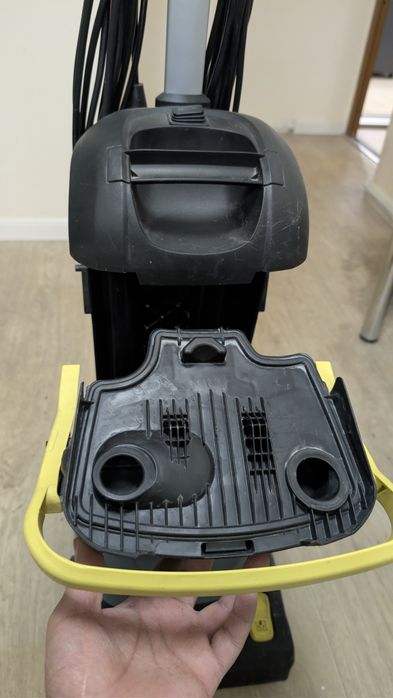 Моющий пылесос karcher