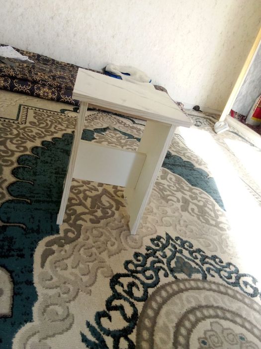 Stulchalar bor chiroyli honadoningizga kork beradi