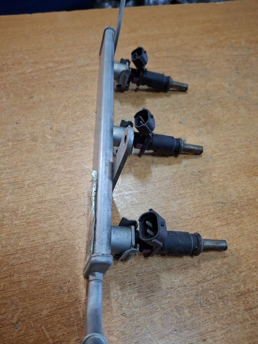 Rampă injectoare Smart ForFour w453 1.0 Benzina