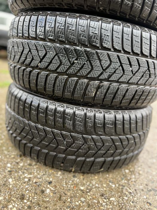 Зимни гуми 225/40/18 Pirelli DOT18с борд .Цена комплект