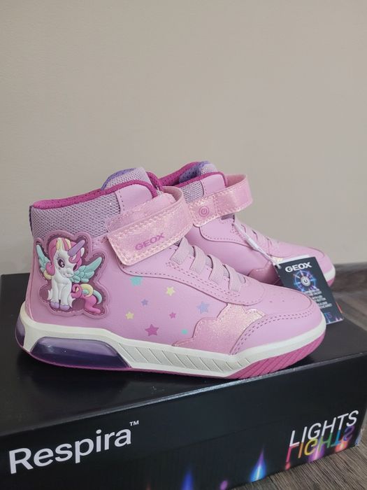 Нови сникърси Geox