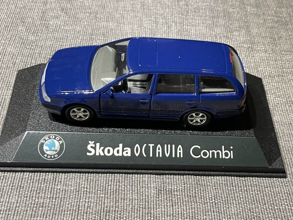 1:43 Skoda Octavia combi Октавия комби - Kaden - метален модел