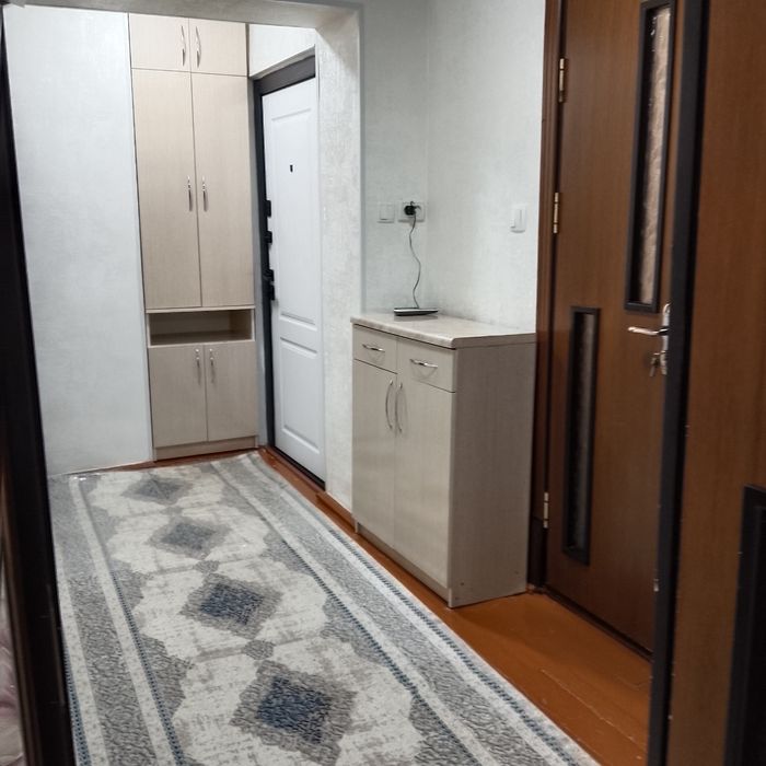 Срочно продам 3-ых комнатную квартиру на 2 этаже