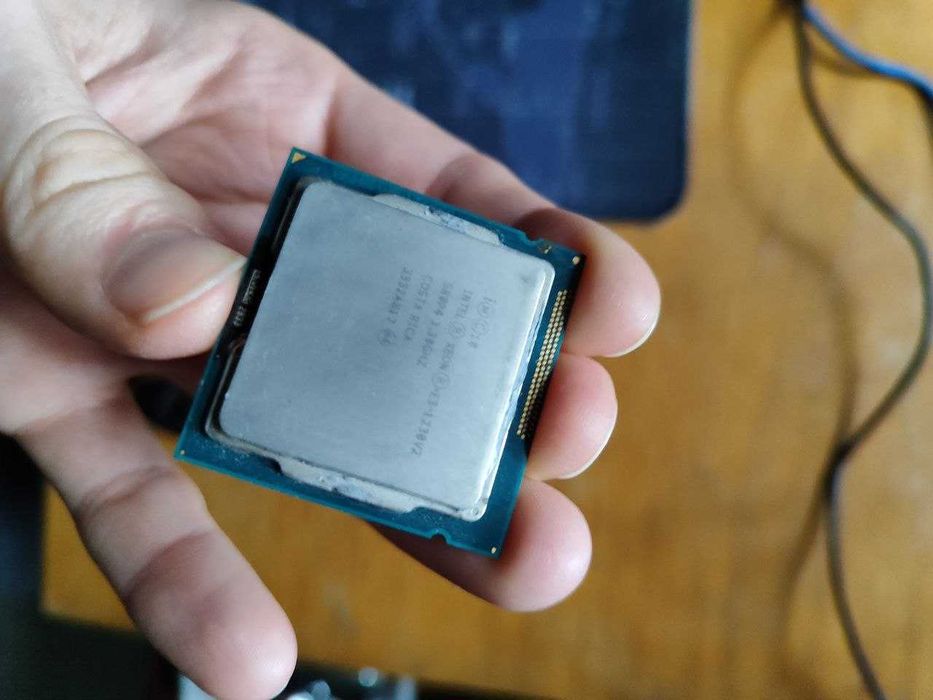 i3 2100 / i3 4150 / Xeon E3 1230v2 (i7 3770)