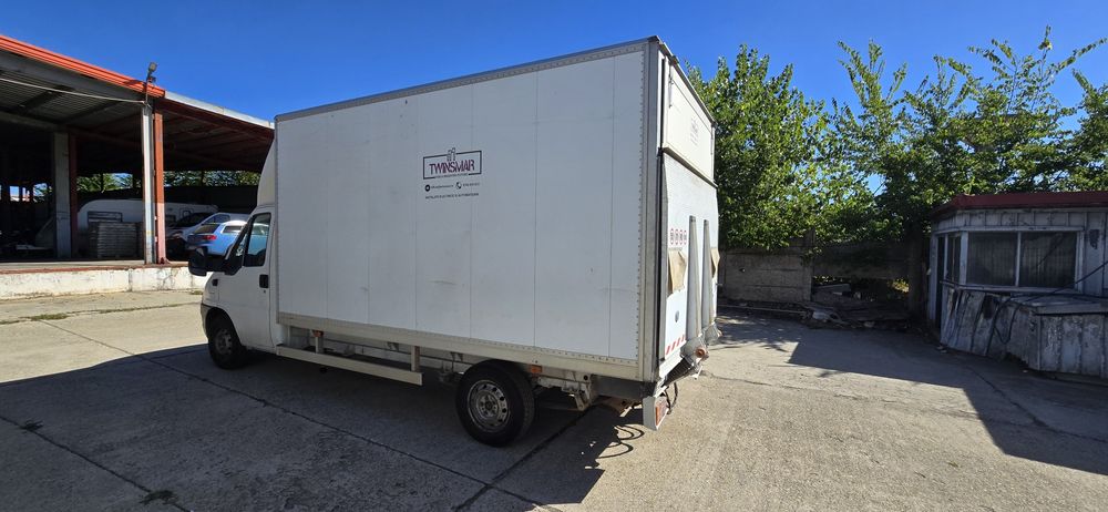 Fiat Ducato box cu lift