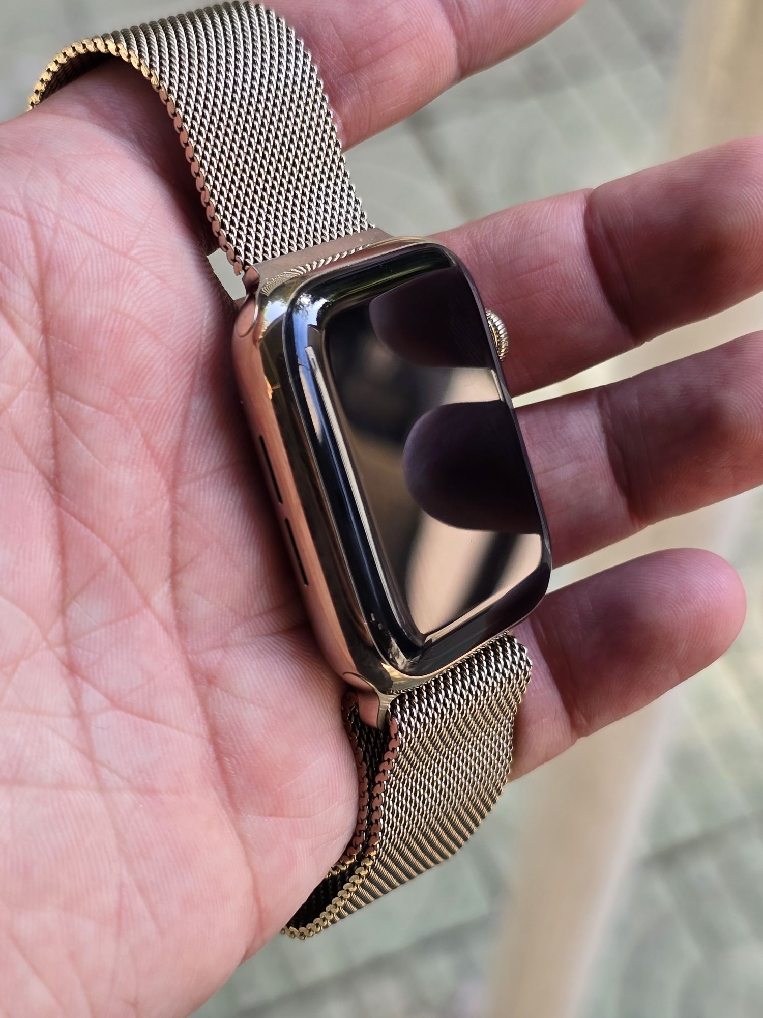 Apple Watch Series 6 gold