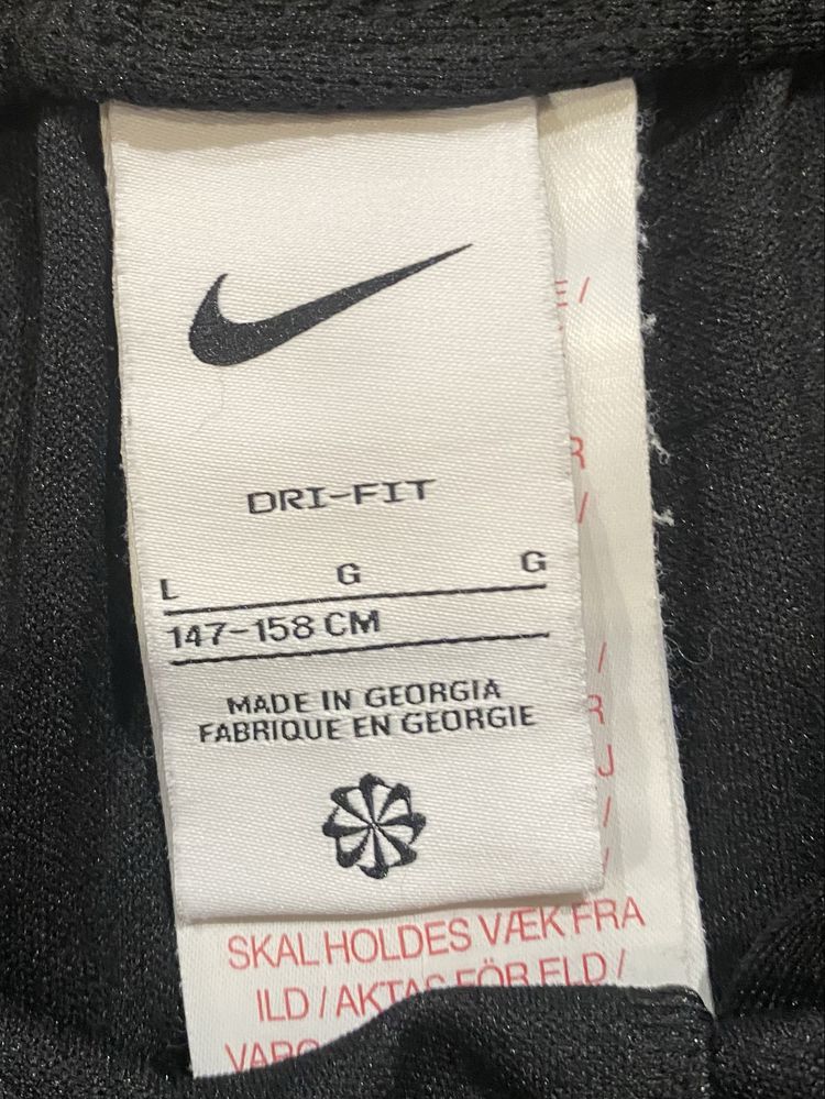 Спортни горнища и долнища Nike