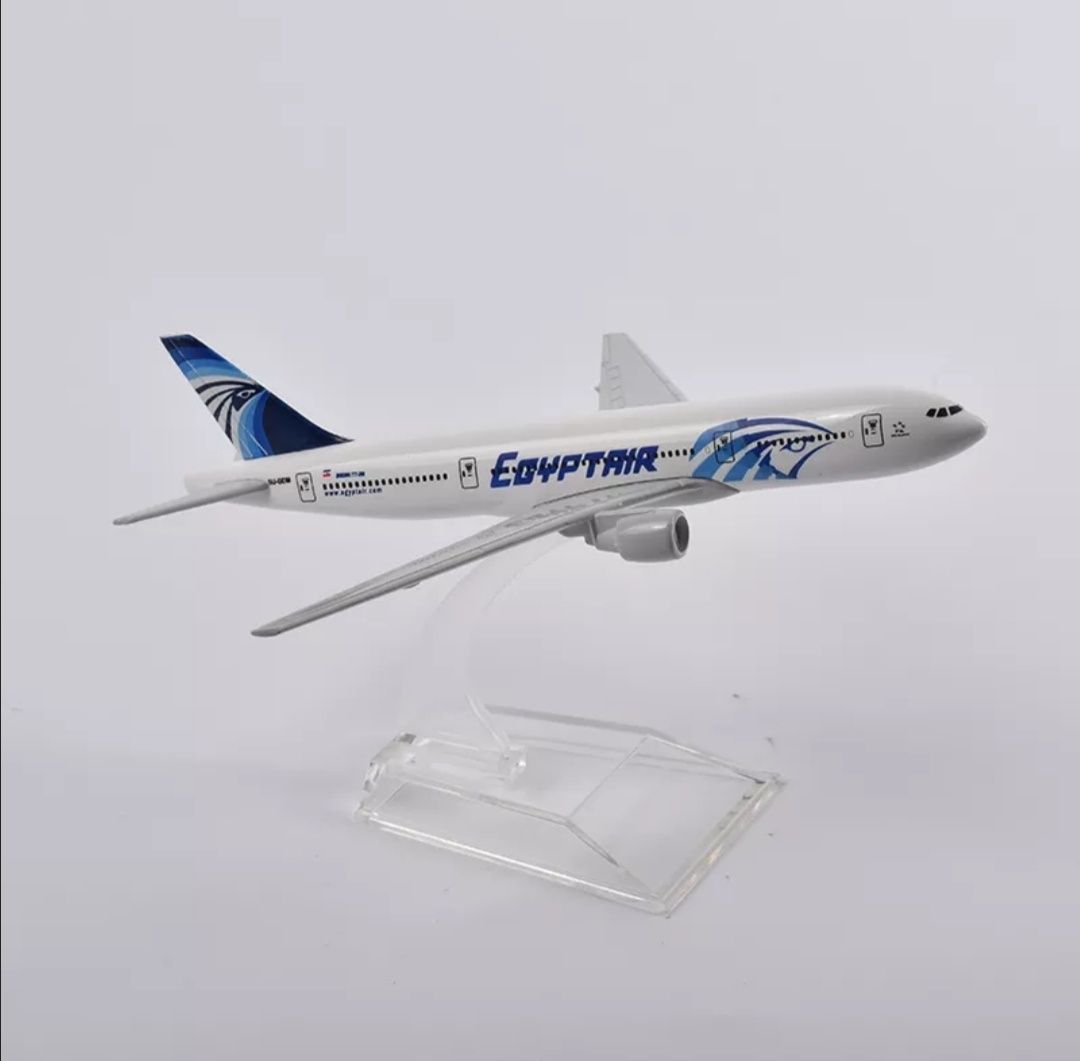 Macheta Avion Egypt Air Boeing 777 / metal / 16 cm /cadou