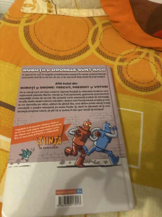 Carte stiinta in comicsuri roboti si drone