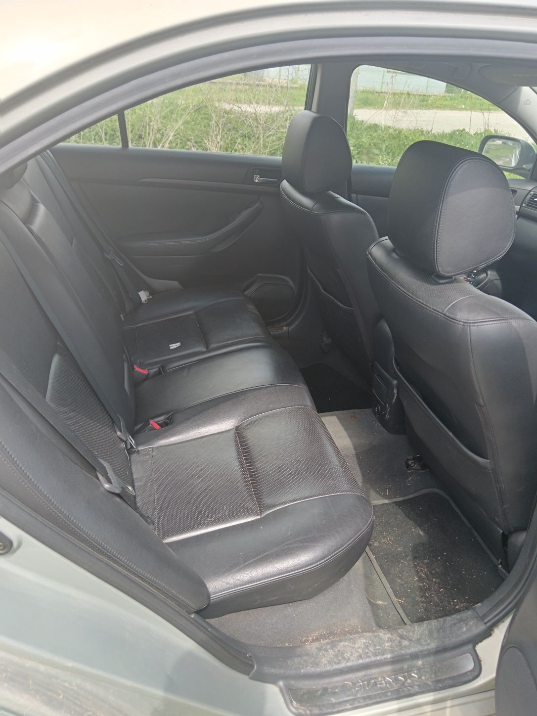 Toyota Avensis t25 2.0vvt  на части