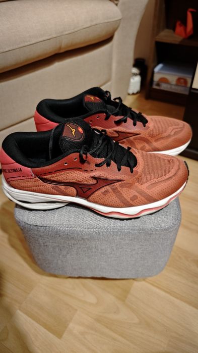 Adidasi Mizuno Wave Ultima 14