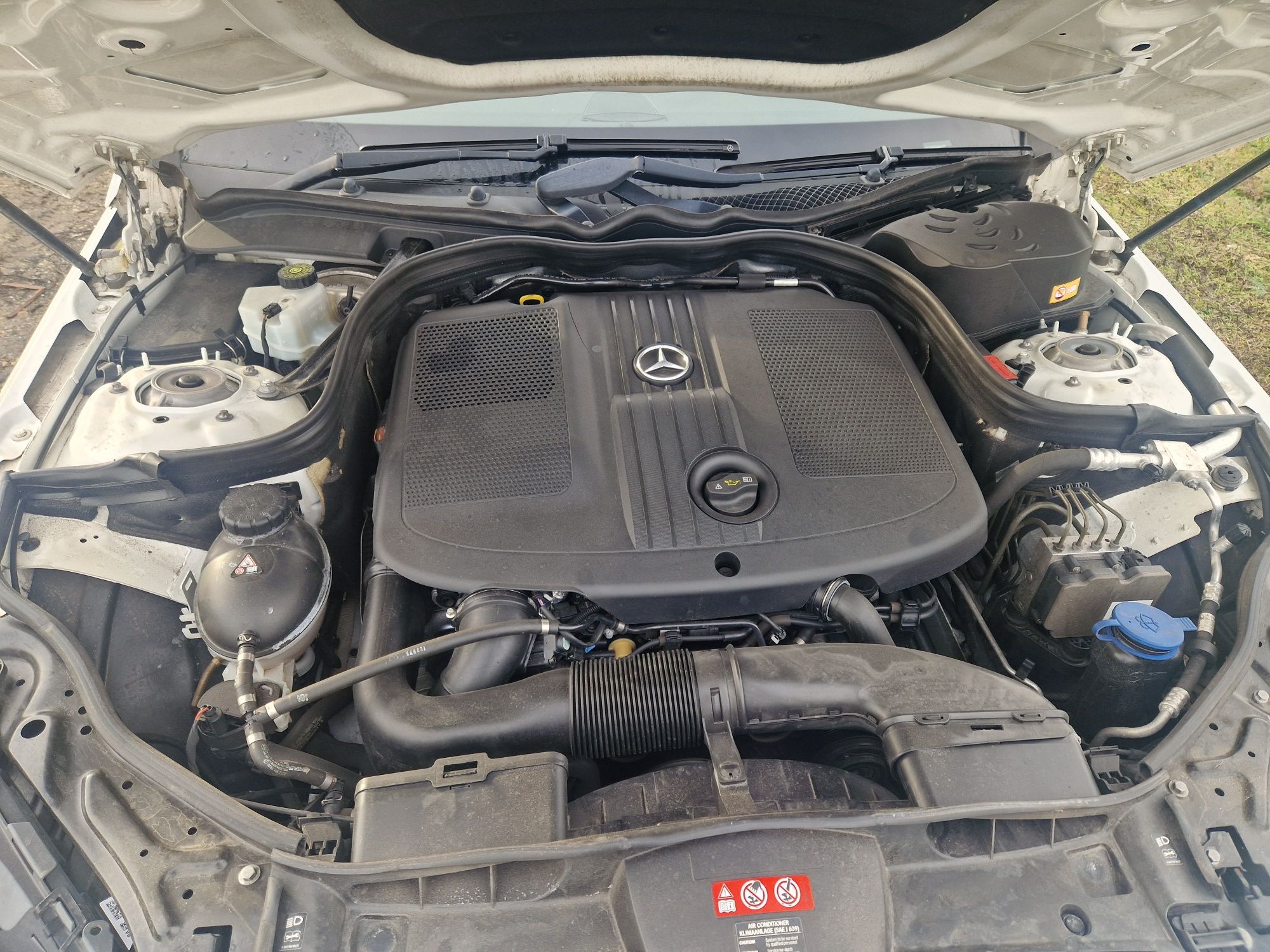 Dezmembrez Mercedes E-class 2013-2015 2.2 OM651