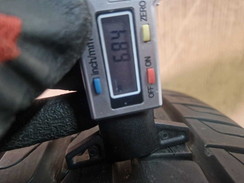 1 Pirelli R19 245/50
лятна гума
DOT4621