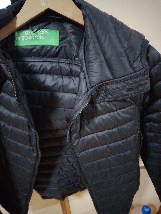 Чисто ново олекотено яке на Benetton