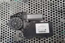 Motoras macara geam fata stanga 0130821764 Volkswagen VW Touareg generatia 1 7L  [din 2002 pana  20