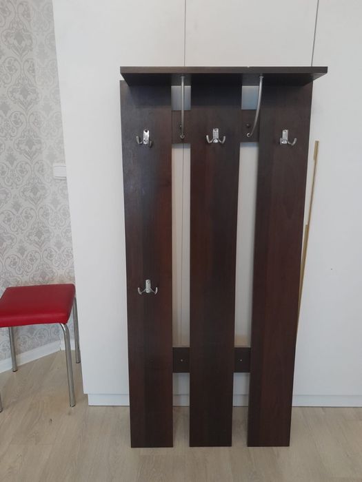 Продам вешалку для прихожей