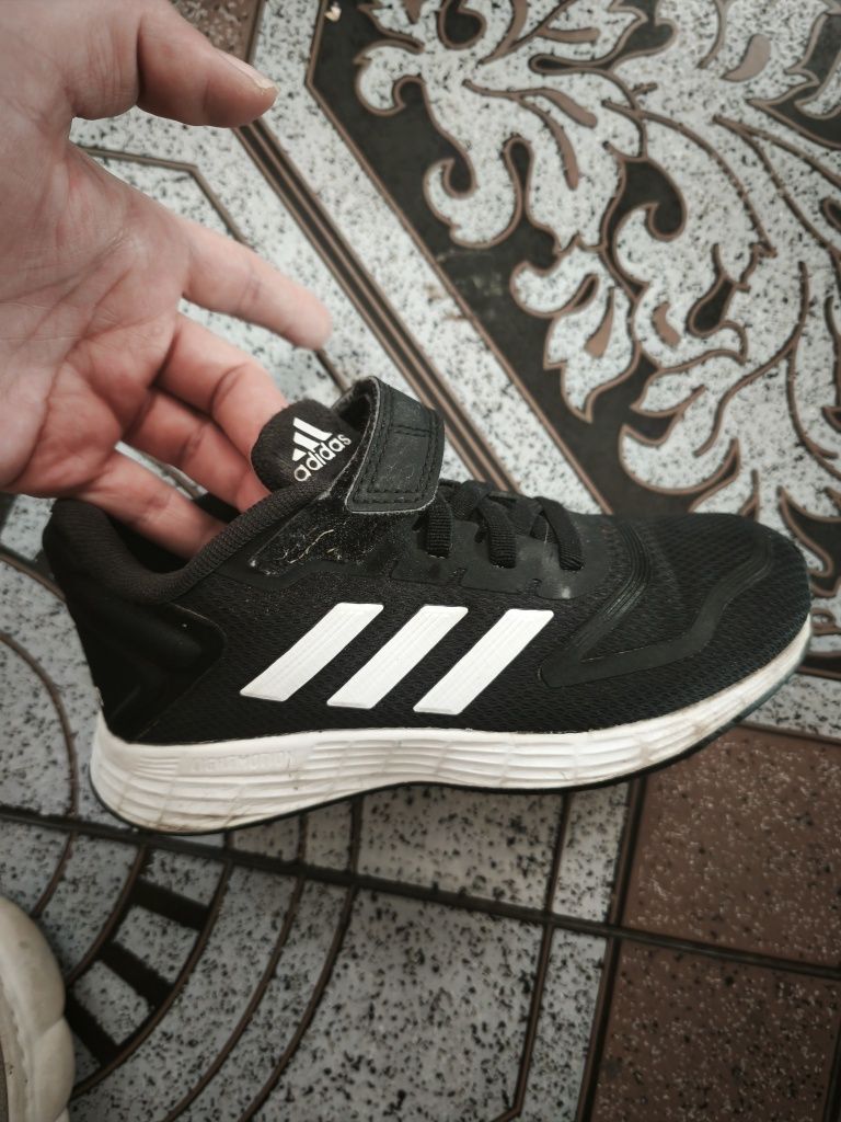 Adidas Duramo 10( цена за чифт)