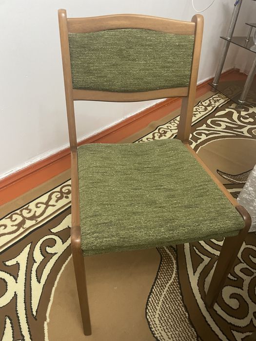 Стол стуля стол и 6 орындықпен