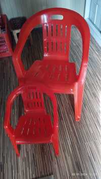Детский и взрослый кресло пластиковый.