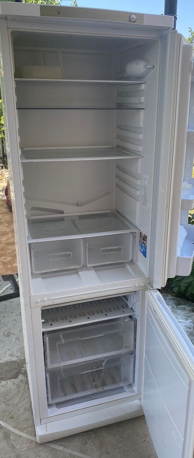 Холодильник б/у продам