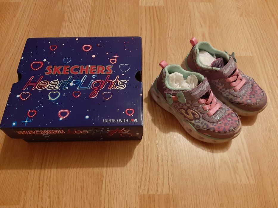 Adidasi Skechers fete marimea 25 fara lumini