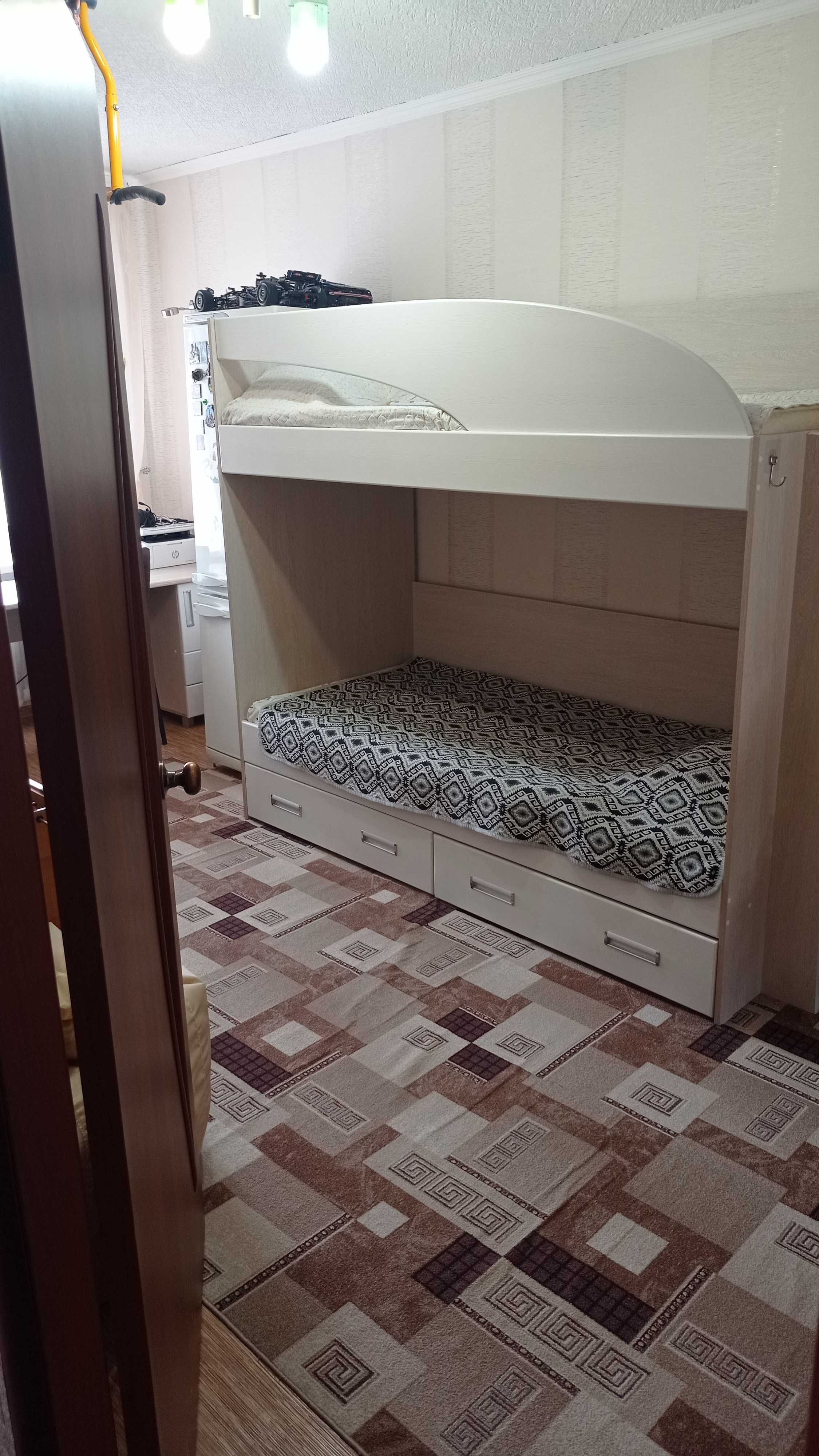 Продам 2 ярусную кровать