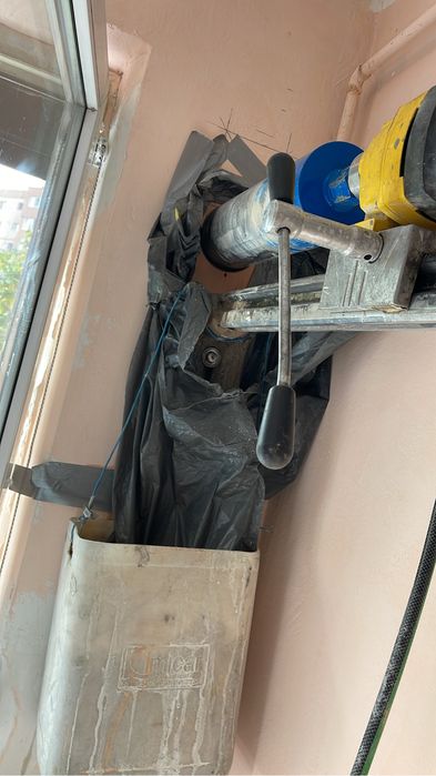 Gaură hota centrala aerisire carotare 150lei