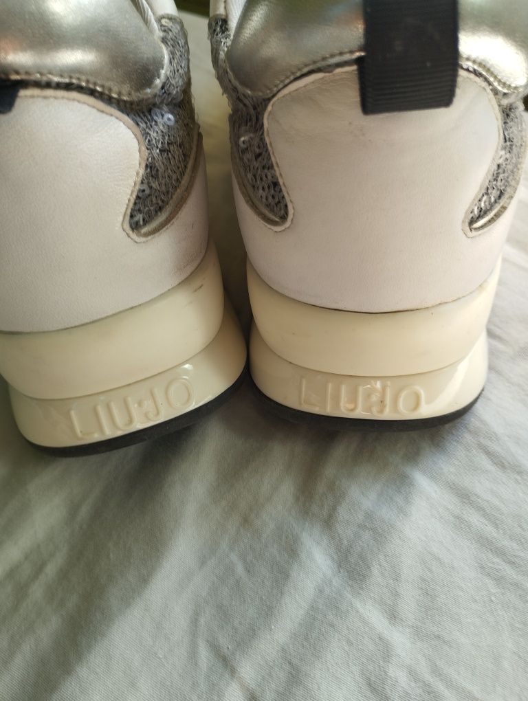 Liu jo, Gianni, Vans, Skechers, Versace, Ste&Me