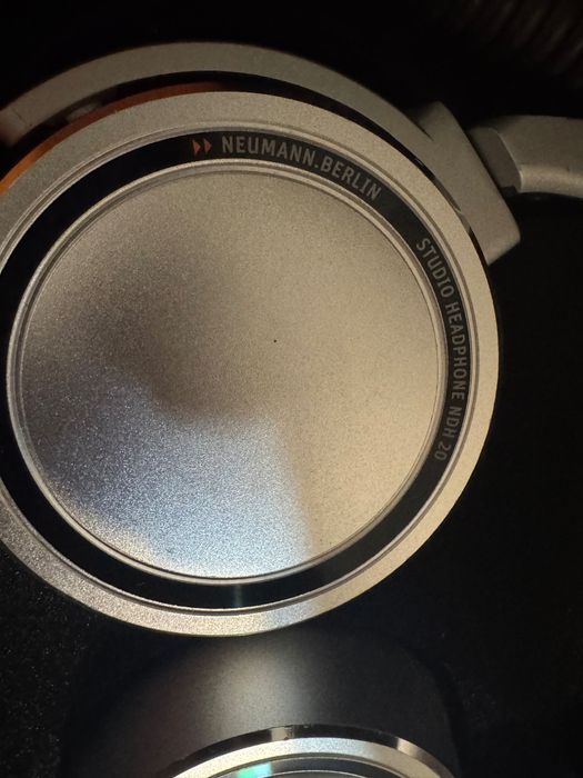 Neumann NDH 20 – Ca noi, studio, calitate premium