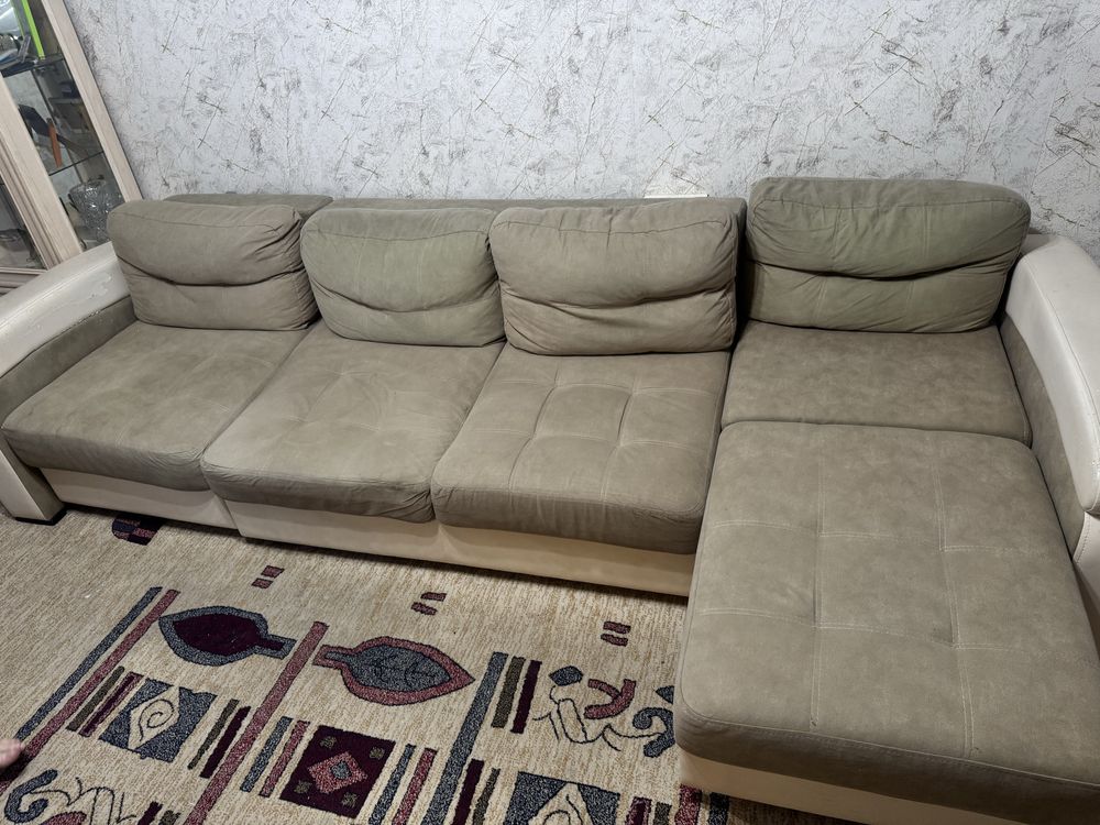 Продам диван  для зала
