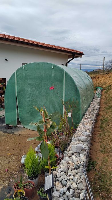 Продавам оранжерия 4х2.5х2.5