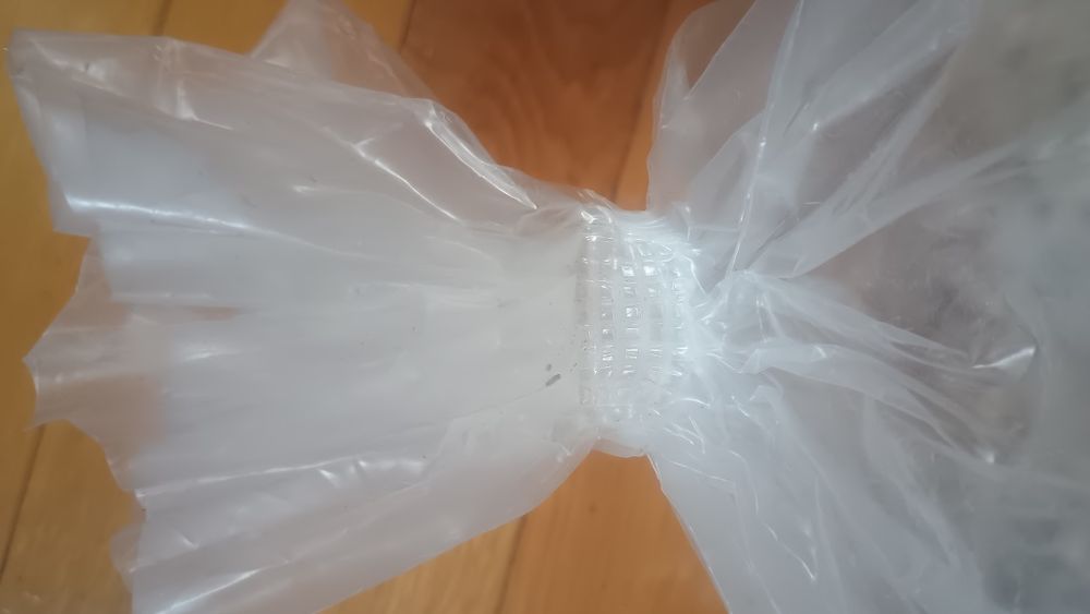 Covor pufos tip traversă.