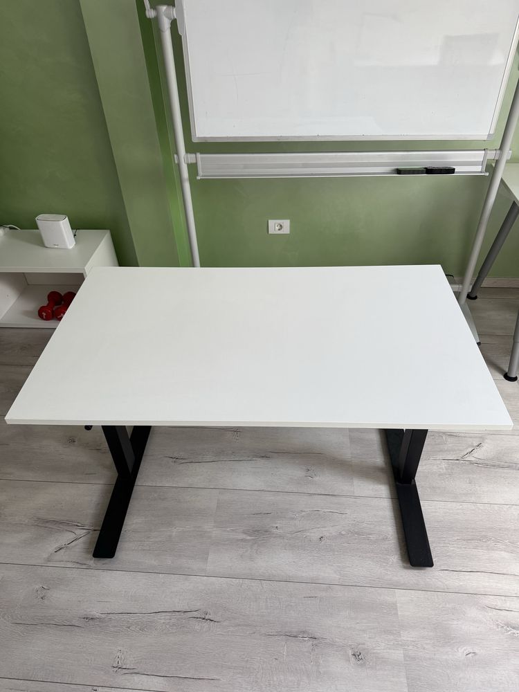 birou cu inaltime reglabila ikea