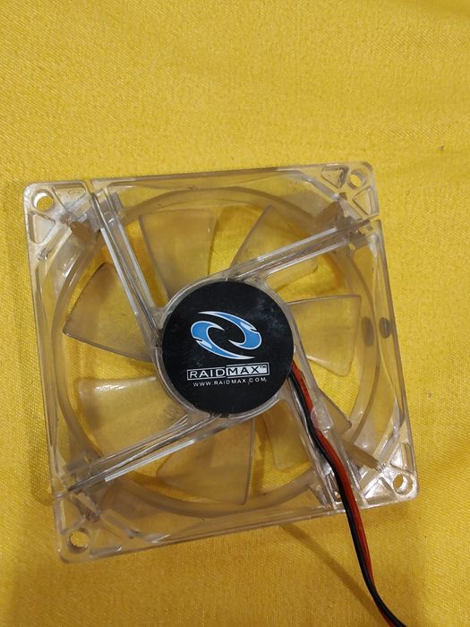 Fan PC Raidmax cu lumină albastră
