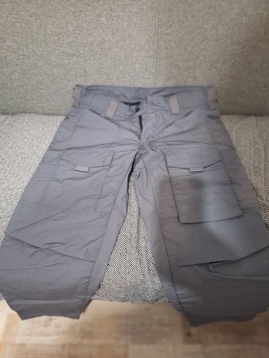 Pantaloni tactici pentru toate sezonurile.Stare noi