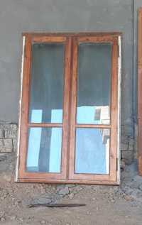 Продаю рамы и дверь деревянные