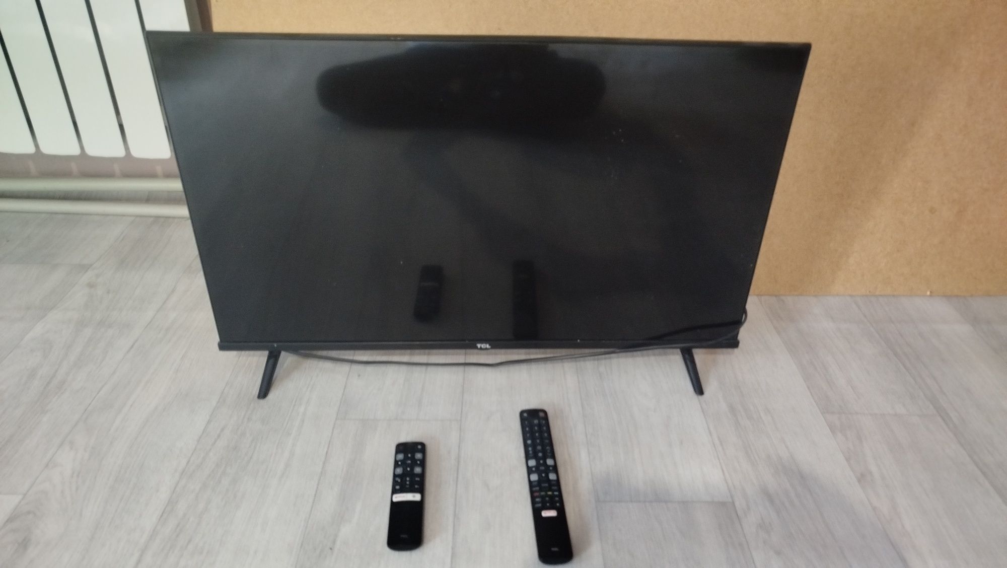 Телевизор TCL пульты есть