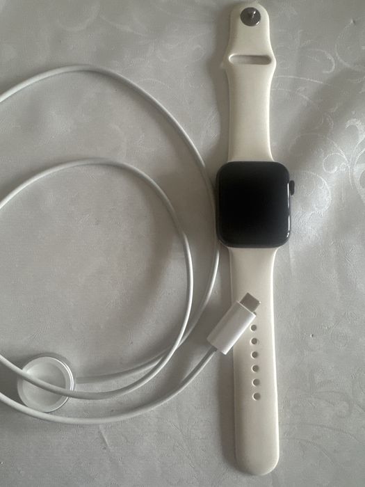 Apple watch в хорошем состояни , минусов нет