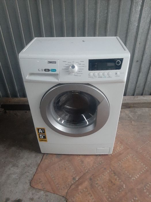 Продам стиральную машинку на 5кг