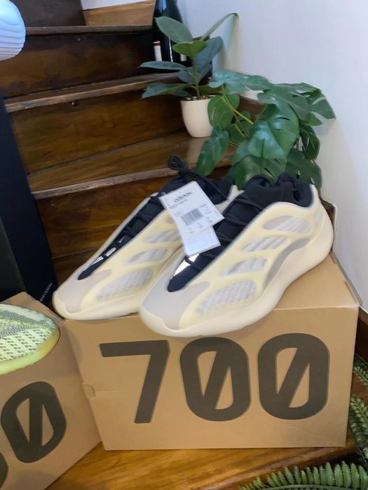 Yeezy 700 v3 azael