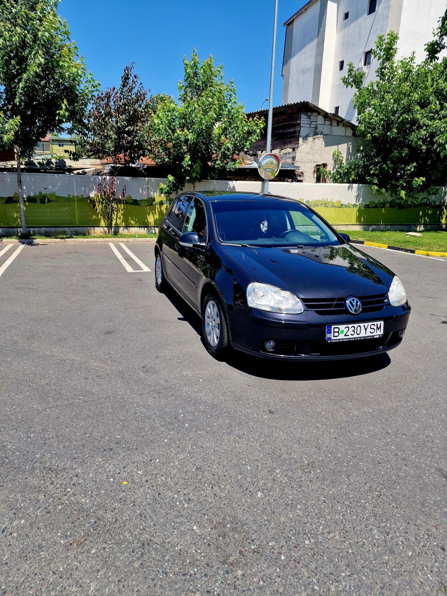 Vând vw golf 5 1.6 fsi model goal
