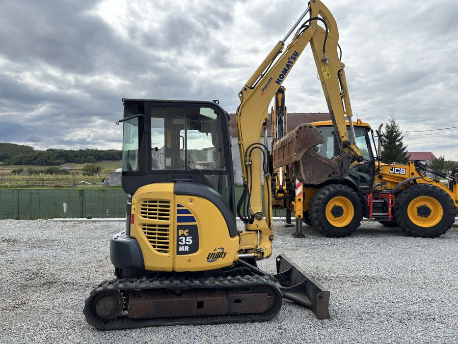 Miniexcavator KOMATSU 3.5T . 4 cupe si picon / accept variante