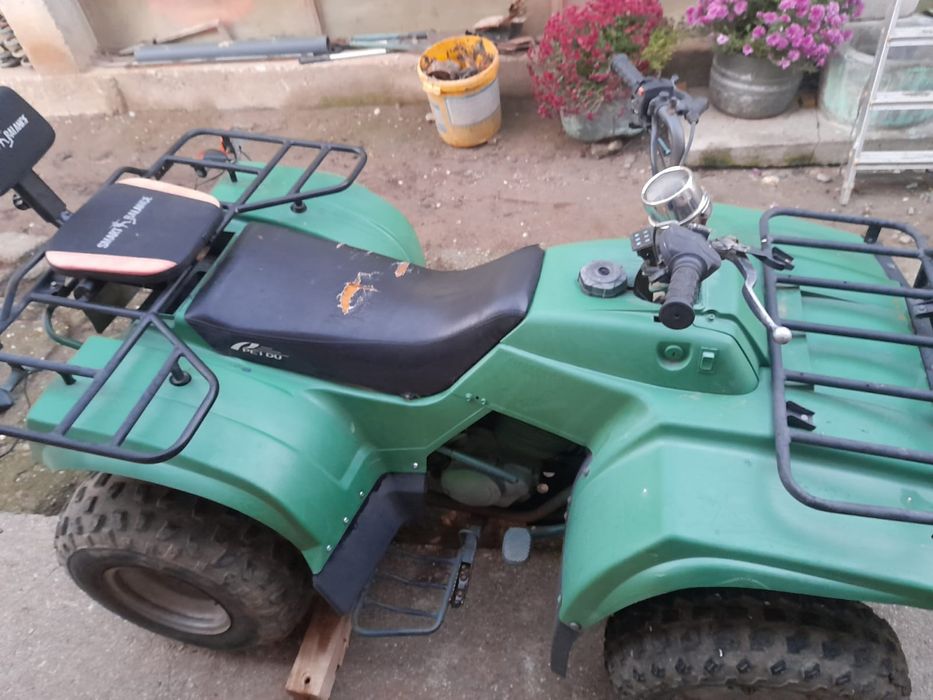 Vând sau schimb atv 250cc două pistoane