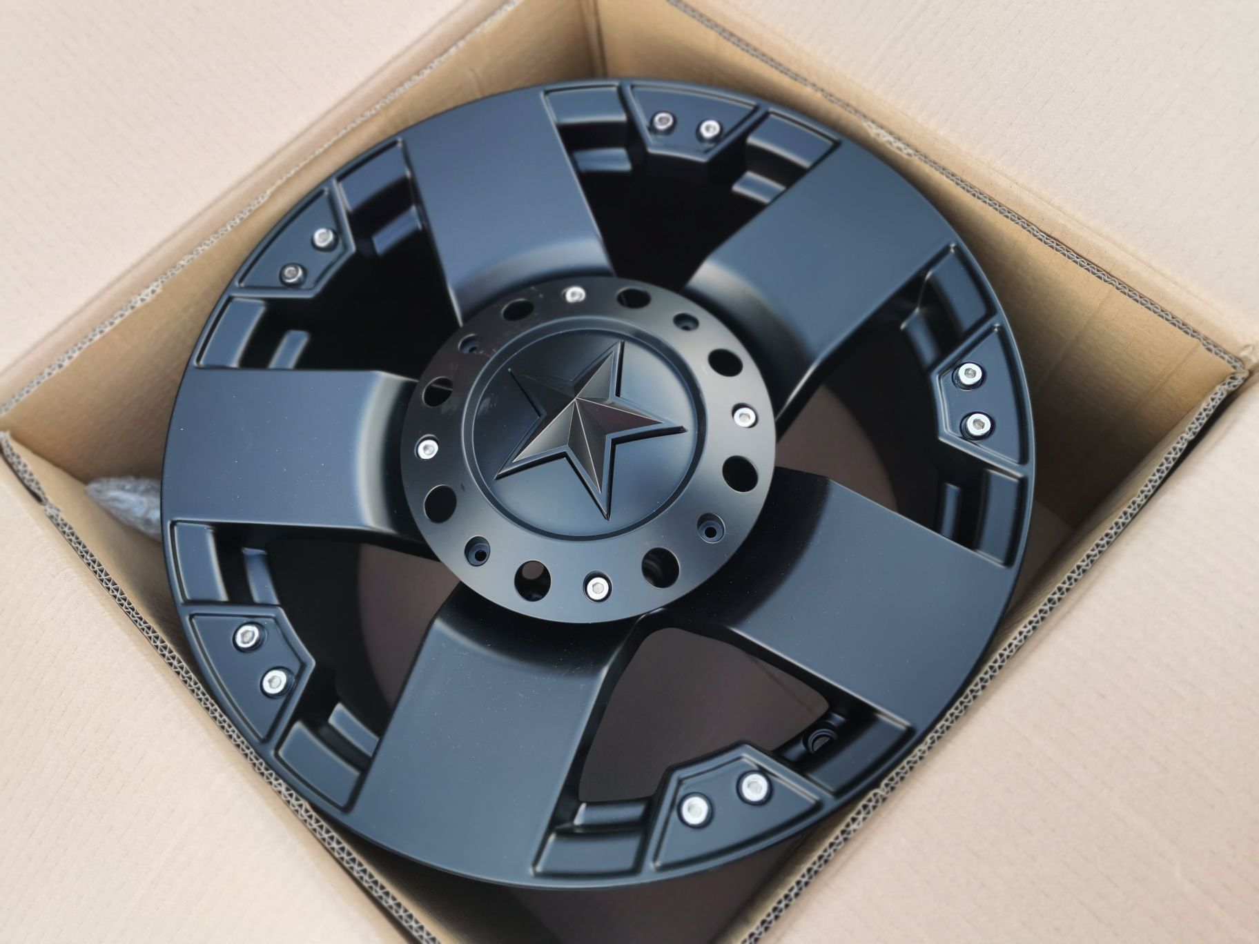 Vand jante de aliaj 4x4 Suv pe 17 marca rc wheels model 154