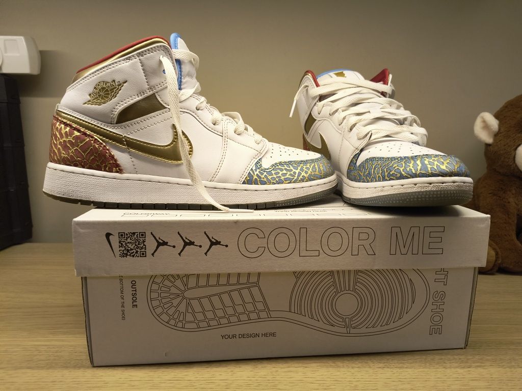 Air Jordan 1 mid Sneaker School limited edition