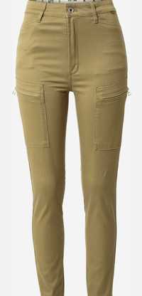 Намалена цена! G star RAW панталон в зелен цвят 70лв размер 32/32