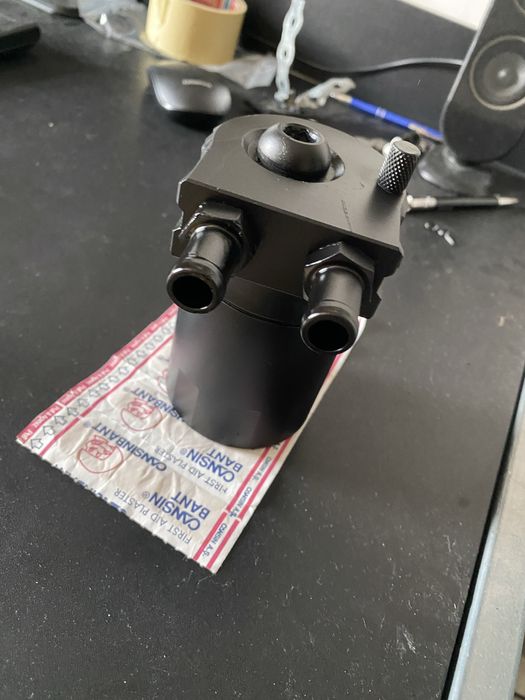 Oil catch can universal