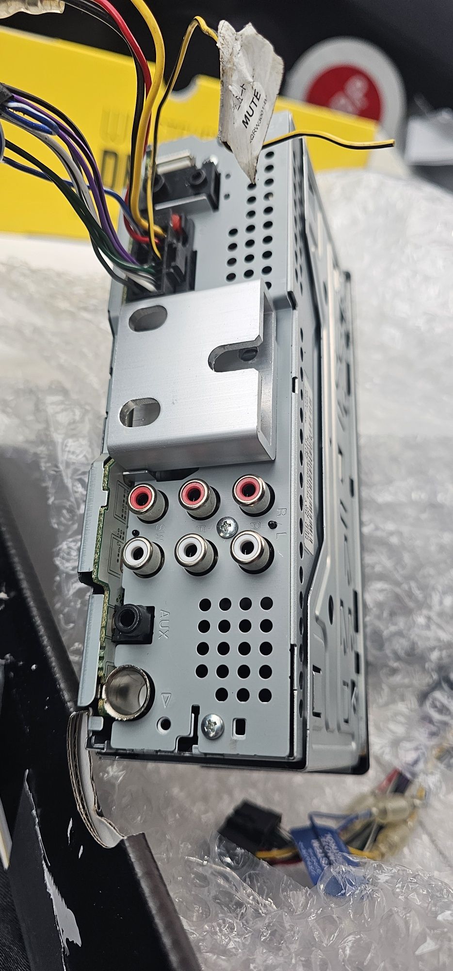 Продавам Pioneer mvh-x560bt